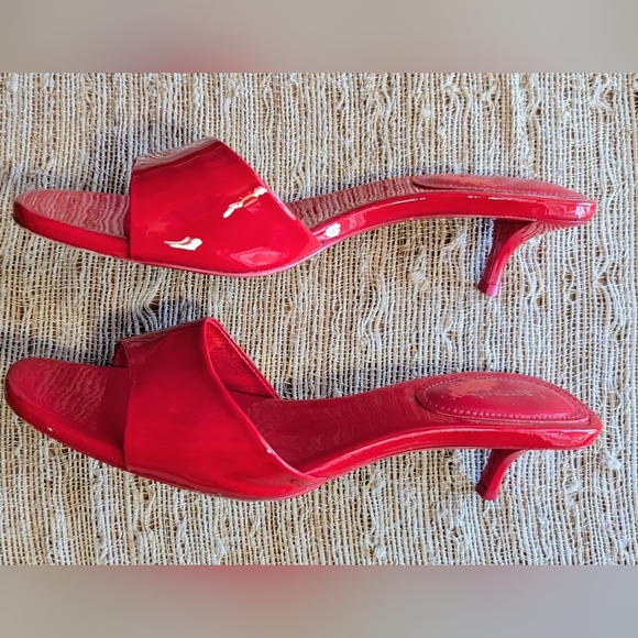 Larroude Shoes - Larroude • Greta Mule in Scarlett